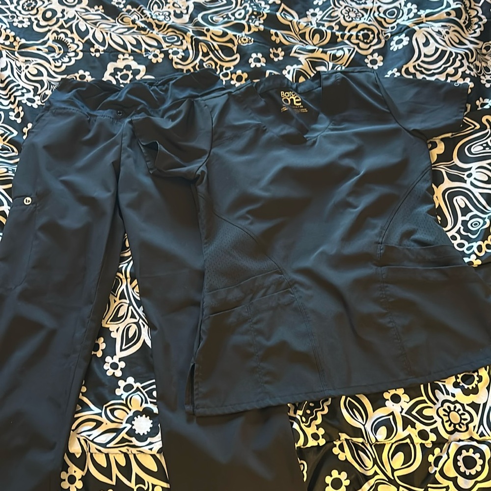 Barco One scrub set black top Small, pants XS